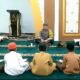 Hikmah Bulan Ramadhan Pengabdian Tulus, Aipda Sarjan Jadi Guru Ngaji dan Pengurus Masjid