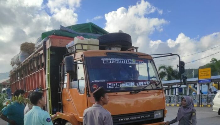 Upaya Kepolisian Memastikan Kelancaran Distribusi Sapi dari Sumbawa ke Jawa