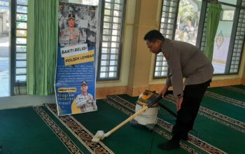 Bakti Religi Polsek Lembar Sukses, Masjid Bersih Warga Senang