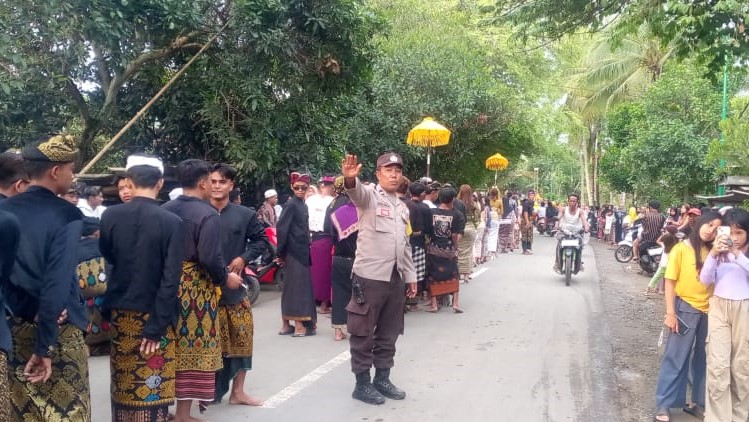 Polisi Amankan Prosesi Nyongkolan di Lombok Barat, Lalu Lintas Lancar