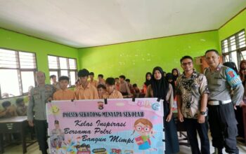 Siswa di Sekotong Dibekali Edukasi Tertib Lalu Lintas & Bahaya Pernikahan Dini