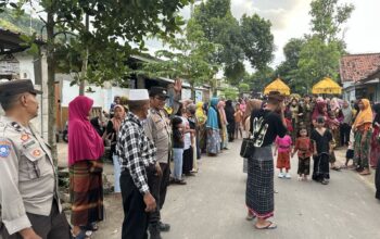 Harmoni Tradisi dan Keamanan: Polisi Kawal Prosesi Nyongkolan di Dua Lokasi